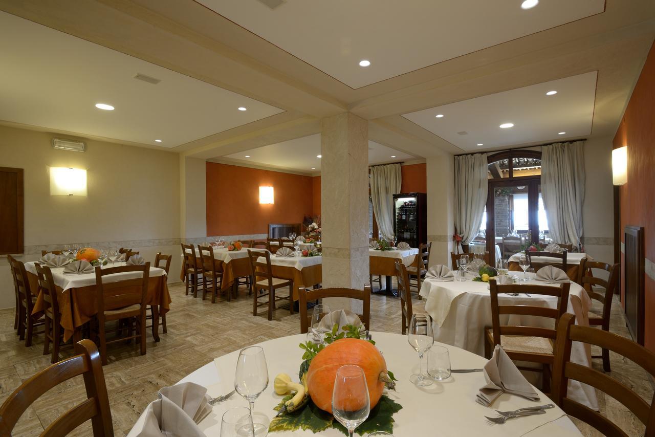 Hotel Ristorante Da Tullio Tarzo Exterior foto